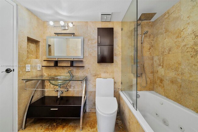 Building Photo - 7601 E Treasure Dr