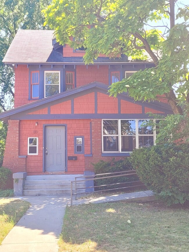 Building Photo - 700 Prince St SE