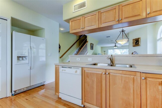 Building Photo - 1575 Pinellas Bayway S