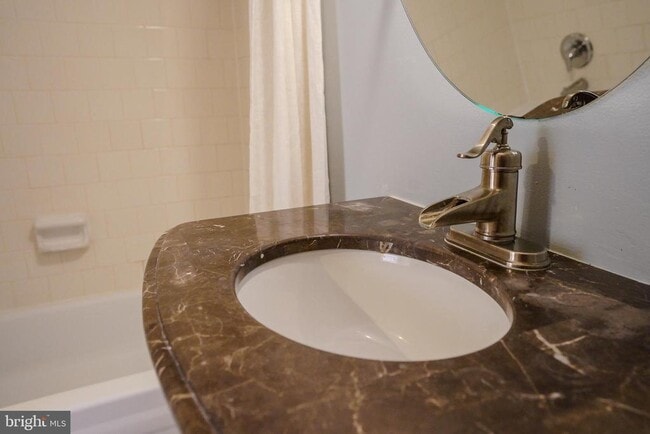 Building Photo - 10115 Prince Pl