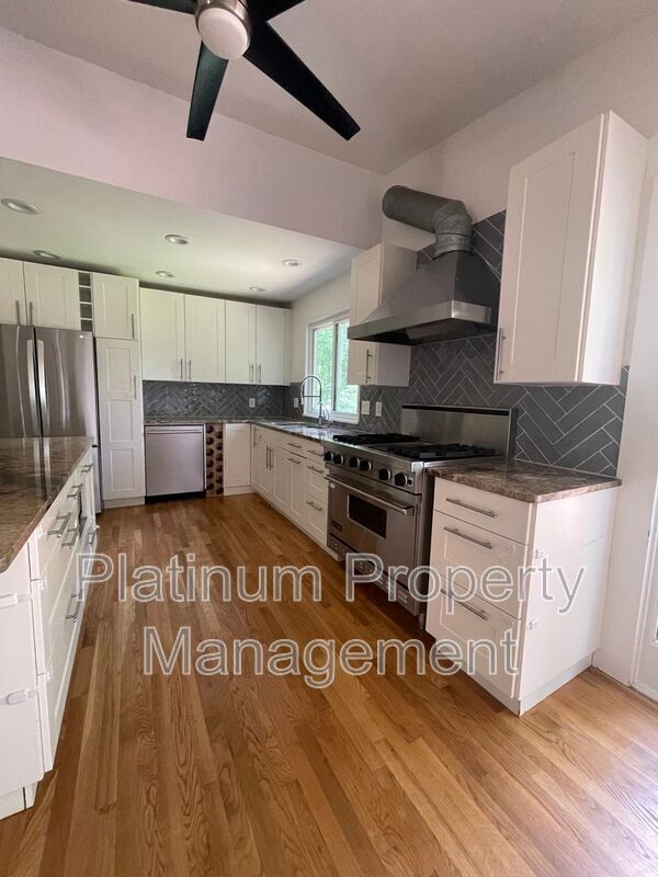 Building Photo - 3828 Donaldson Dr