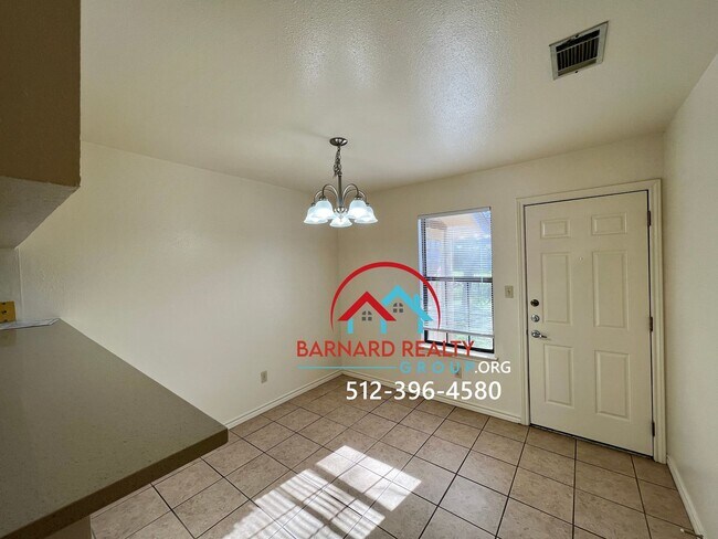 Building Photo - Available June 10: 3 Bed 2 Bath Duplex with Fenced in Yard on Bus Route