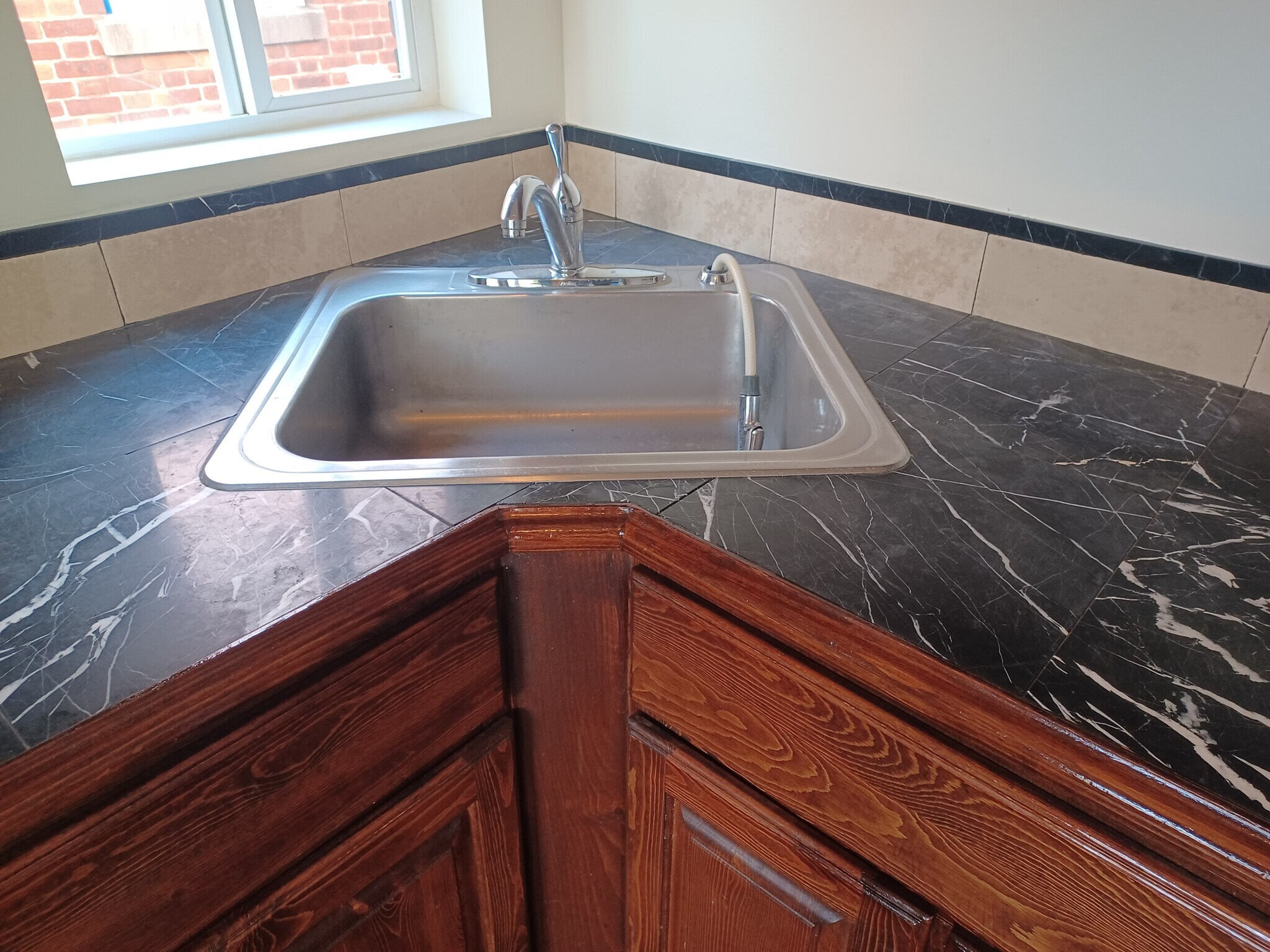 Building Photo - 266 Bond St