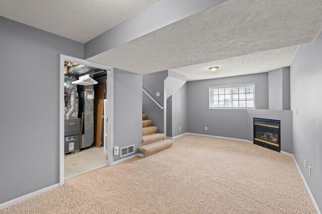 Building Photo - WELCOME HOME!