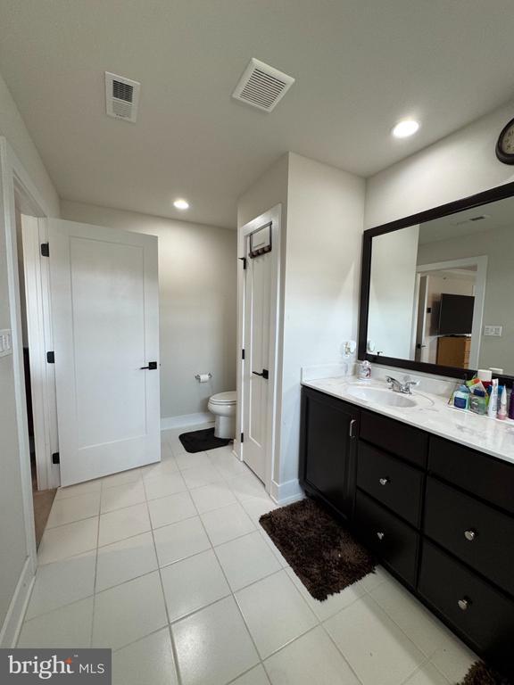Building Photo - 213 Catalpa Ln