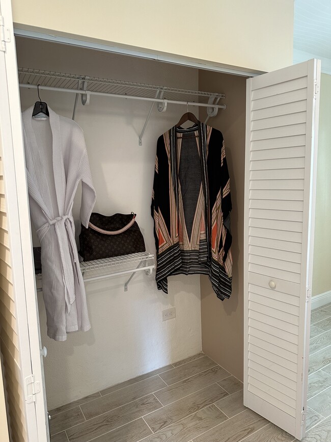 Building Photo - 112 Parker Dr