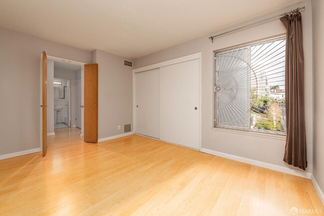 Building Photo - 65 Hermann St