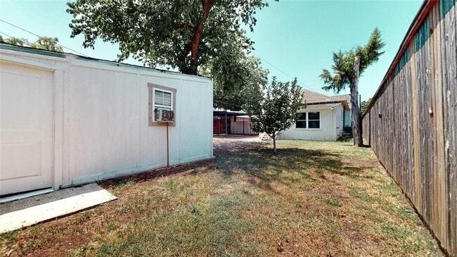 Building Photo - 512 S Brighton Ave
