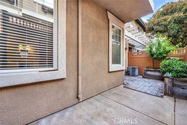 Building Photo - 17810 Pine Ct