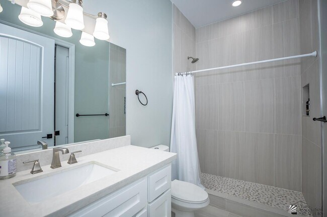 Building Photo - 57 W 2nd St