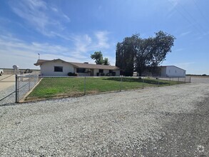 Building Photo - 3 BR 2 BA country home available now