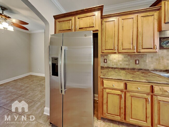 Building Photo - 15936 Landview Ln