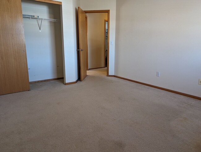 Building Photo - 1136 Homestead Dr