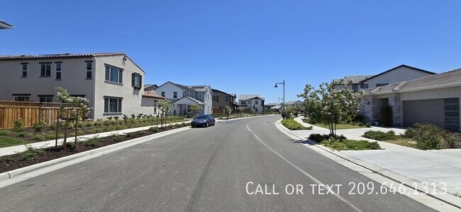 Building Photo - 3217 Shrute Dr