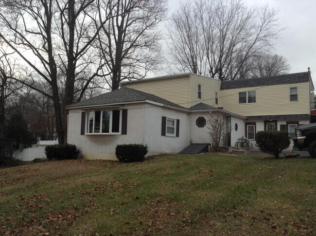 Primary Photo - 3722 Moosewood Ave