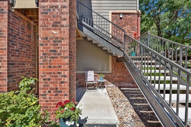 Building Photo - 2450 Windrow Dr