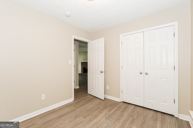 Building Photo - 1101 Overlook Dr