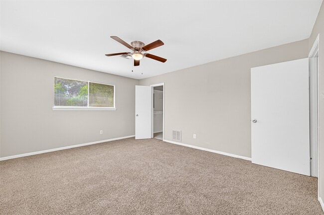 Building Photo - 403 Mistywood Dr
