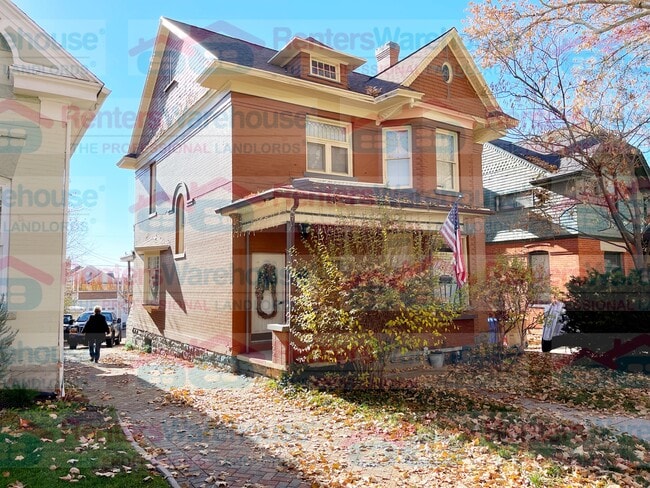 Building Photo - 970 E 1st Ave