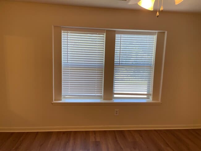 Building Photo - 8031 Barnes Ridge Ln