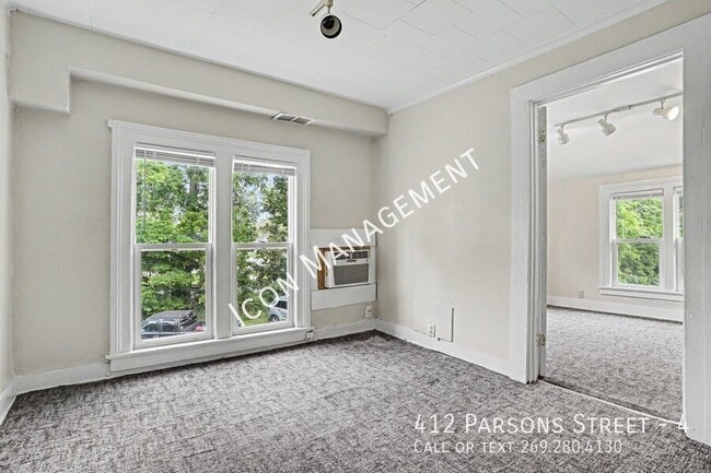 Building Photo - 412 Parsons St