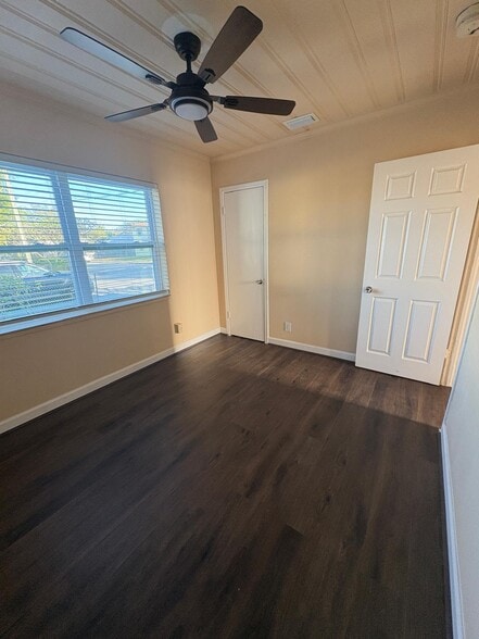 Building Photo - 2205 A E Isaacs Ave