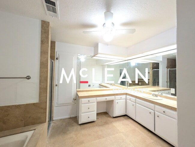 Building Photo - 31548 Whispering Palms Trail