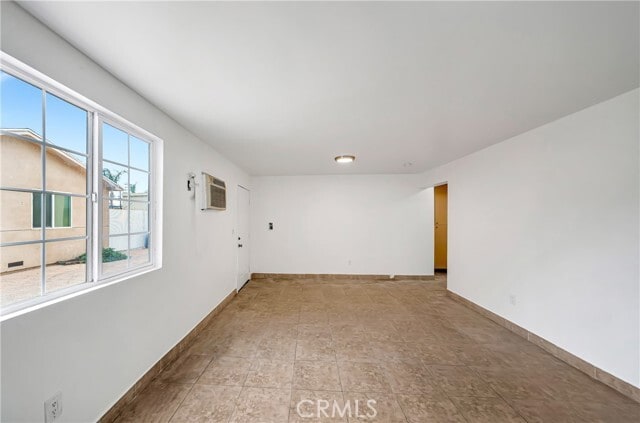 Building Photo - 6827 Simpson Ave