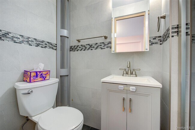 Building Photo - 98-10-9864 64th Ave