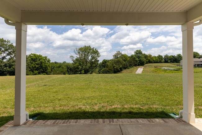 Building Photo - Beautiful 5 bed, 4 Bath Nolensville Single...