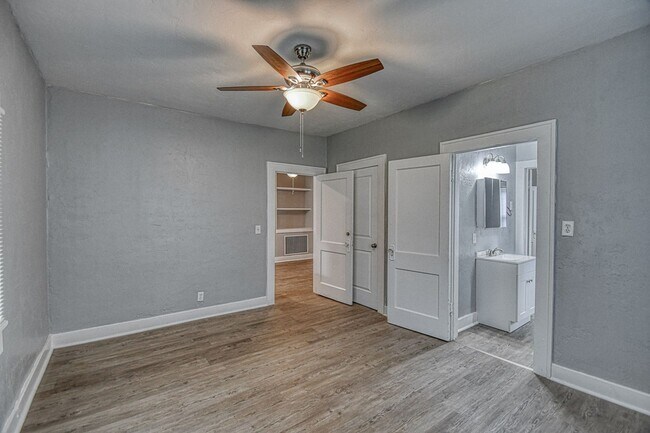 Building Photo - Newly Remodeled Campus Property! Lawn Care Included!