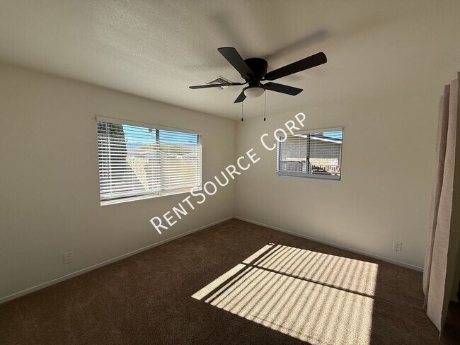 Building Photo - 4827 W Ave L 6