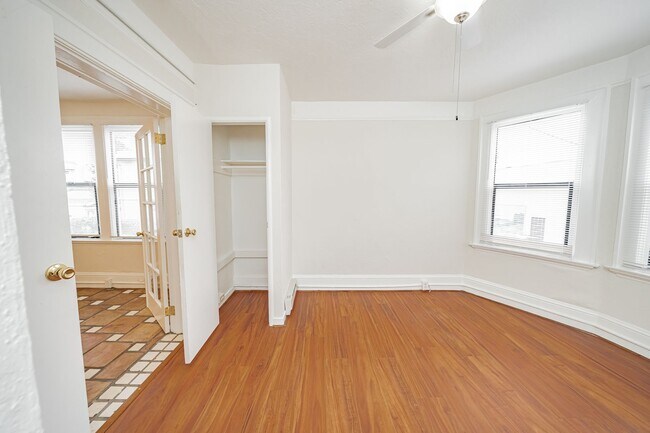 Building Photo - 4056 Piedmont Ave