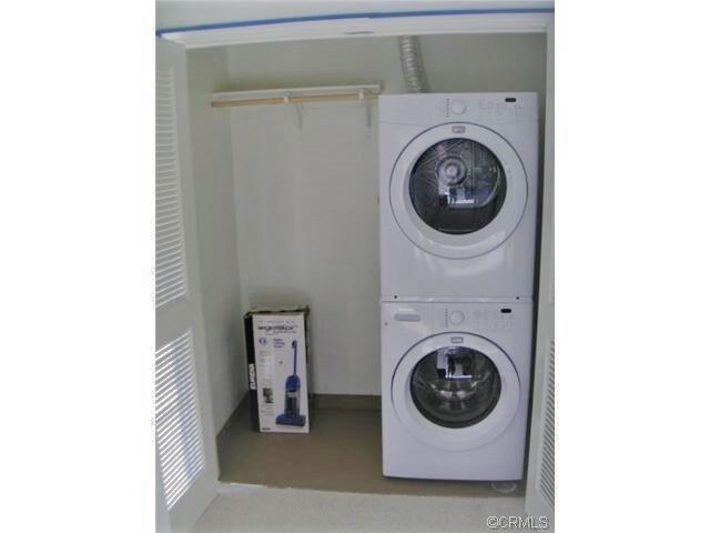 Building Photo - 13951 Sherman Way