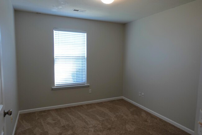 Building Photo - 139 Stockbridge Dr