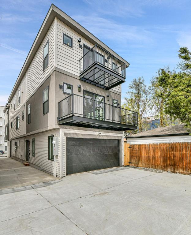 Building Photo - 2166 S Ash St