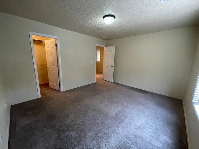 Building Photo - 9620 Sundoro Pl NW