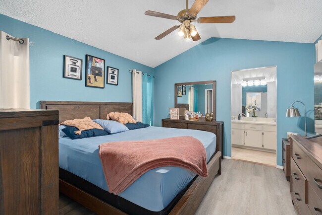 Building Photo - 782 Olympic Cir