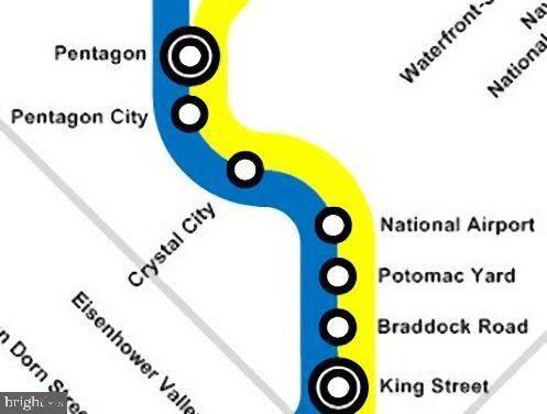 Building Photo - 711 McKenzie Ave