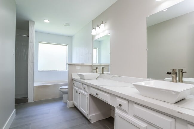 Building Photo - 6026 Egypt Dr