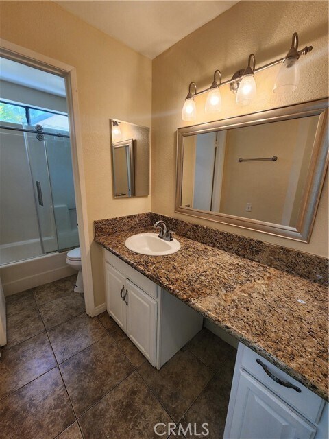 Building Photo - 13115 Le Parc Blvd