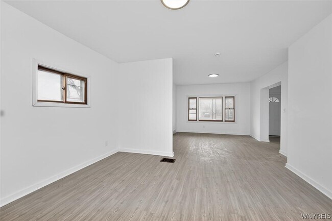 Building Photo - 609 22nd St