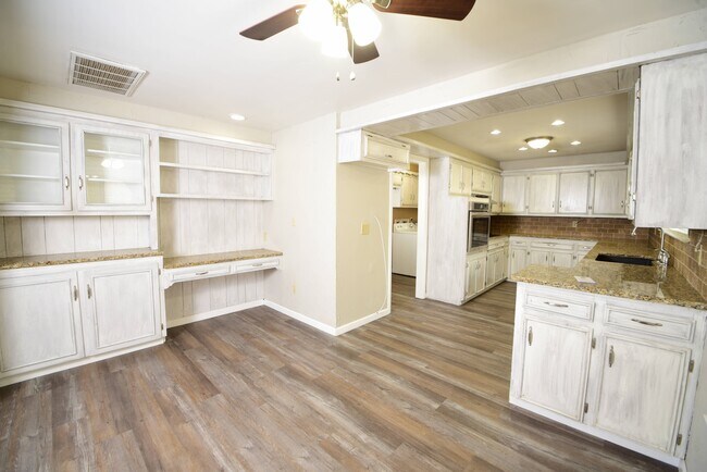 Building Photo - 7811 South College Ave E