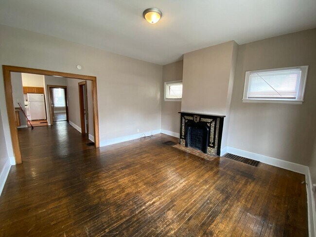 Building Photo - E Woodruff Ave 66-68 RGI