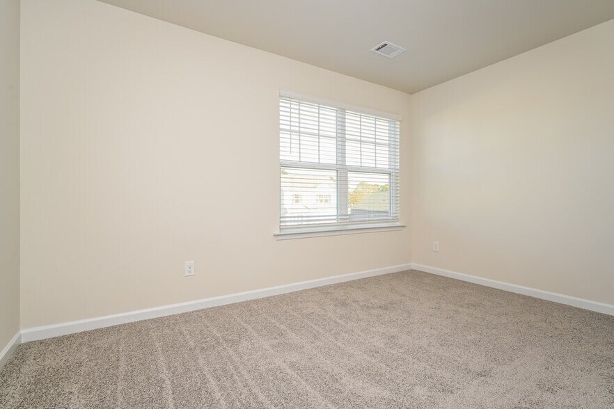 Building Photo - 284 Limestone Cir