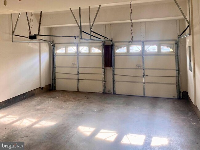 Building Photo - 14570 Collingham Pl