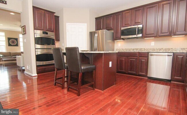 Building Photo - 7548 Honey Locust Ln