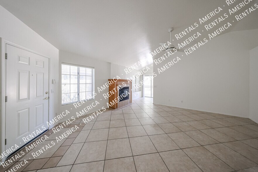 Building Photo - 13182 W Cypress St