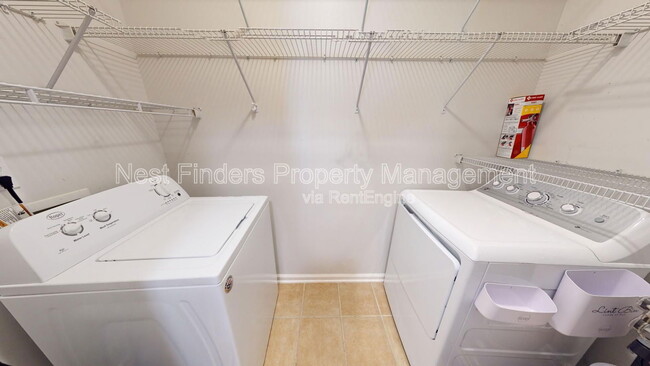 Building Photo - 211 Jardin De Mer Pl