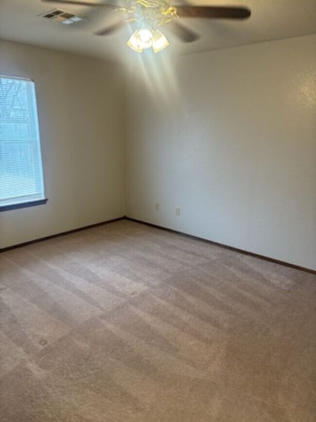 Building Photo - 2 Bed, 2 Bath Duplex in Mountain View Area